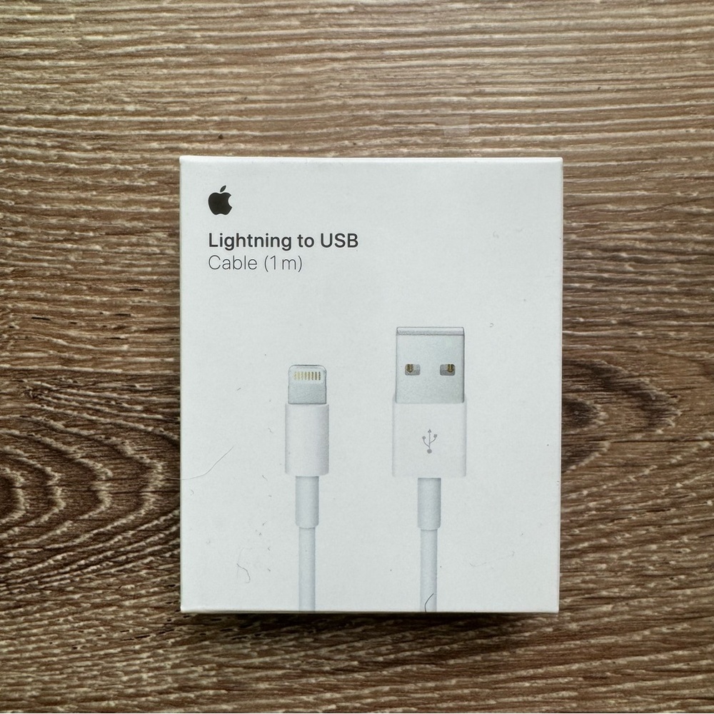 ⭐️NWT⭐️ Apple Lightning to USB Cable, 1m